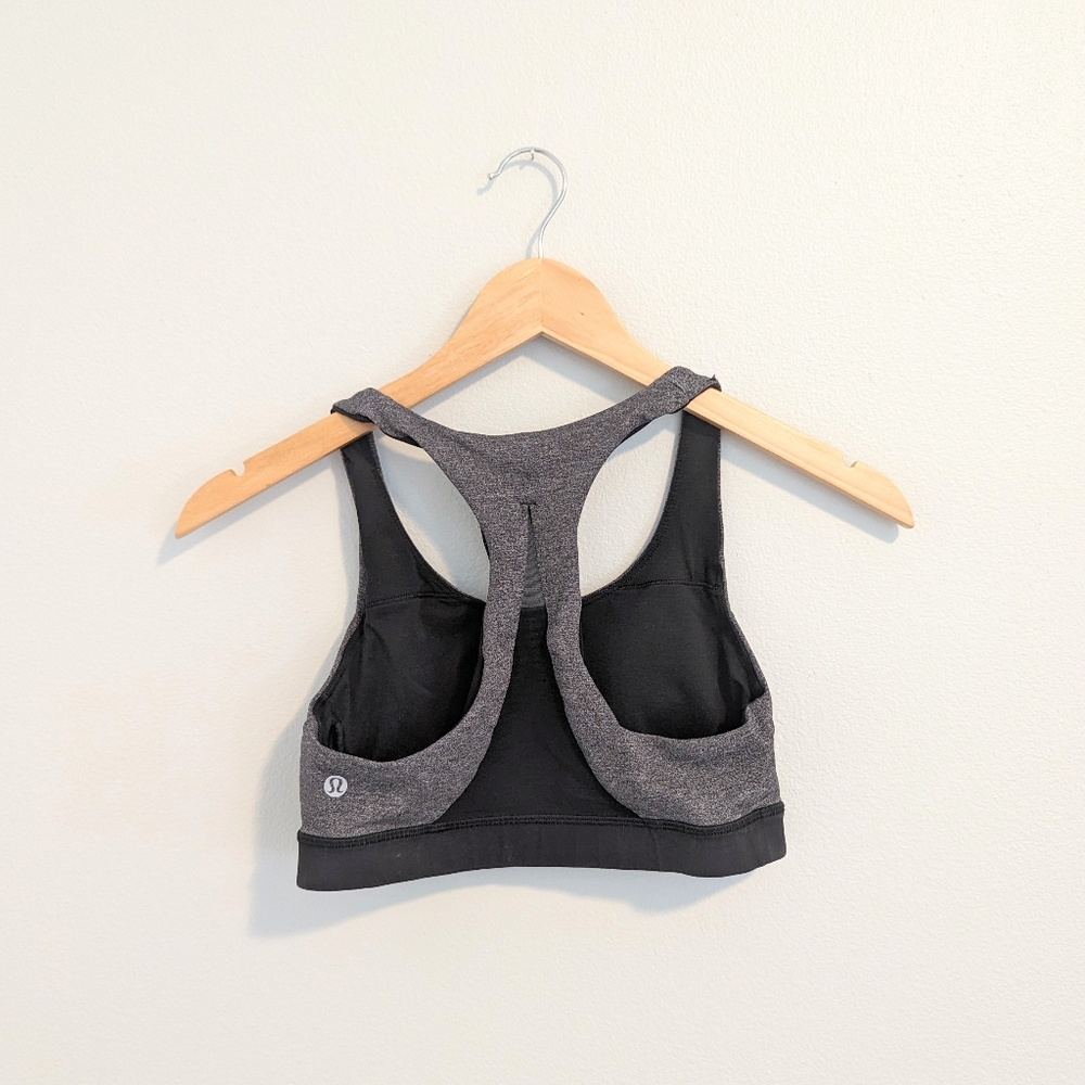 lululemon Invigorate Bra in Black and Heather Gray Size 6